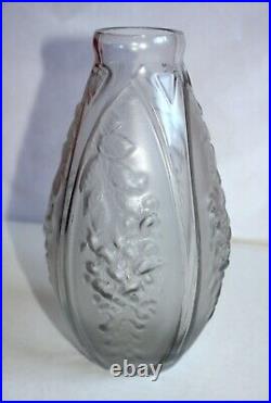 Ancien Beau Vase En Verre Art Deco / Motifs De Glycine / Maurice Daillet