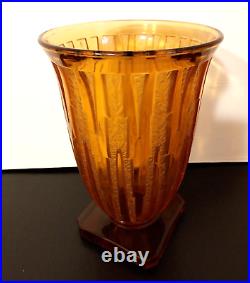 Ancien Vase en Verre Moulé Pressé Ambré Satiné Epoque ART DECO