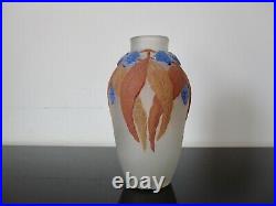 Ancien vase Art Deco signé Peynaud. Verre émaillé. Pate de verre