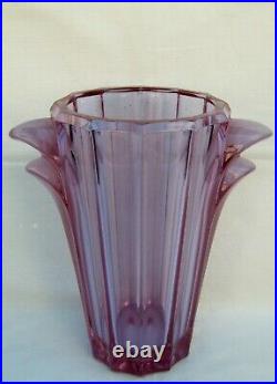 Ancien vase VERLYS France en verre pressé moulé satiné mauve art déco