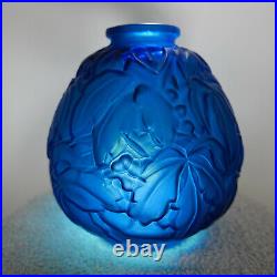 Ancien vase bleu ART DECO fleurs d'orientsigné CARRILLO 19 cm lalique daum