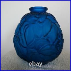 Ancien vase bleu ART DECO fleurs d'orientsigné CARRILLO 19 cm lalique daum