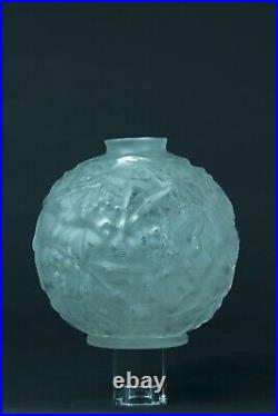 Ancien vase boule verre art déco feuillage vigne raisin France suiv. Muller Ancien vase boule verre art déco feuillage vigne raisin France suiv. Muller