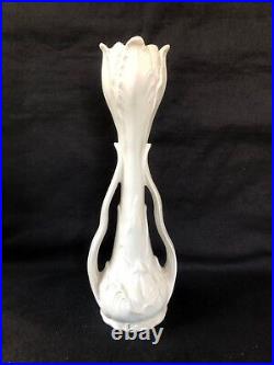 Antique Porcelaine Art Déco Tulipe Vase. Marquée Bas