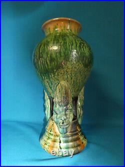 Art Déco Grand Vase En Grés Piétement Avec 3 Masques Têtes Africains Art Déco Grand Vase En Grés Piétement Avec 3 Masques Têtes Africains