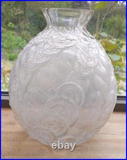 Art Deco Vase Boule Verre Moule Motifs Geometriques En Relief