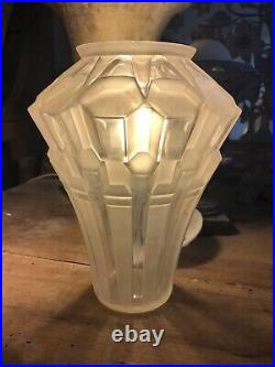 Art Deco Vase Modèle Prismes Signé Hunebelle