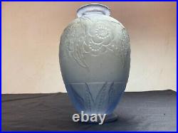 Art Déco Vase en Verre / Vase Marius Sabino France modèles LEA FLEURA