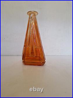 Art déco Grand flacon en verre moulé orange irisé H. 27 cm ca 1930