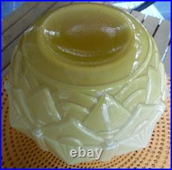 Beau Vase Boule Art Déco Opaline Décor Géométrique Marqué Made In France