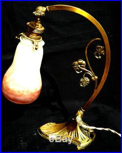 Belle lampe 1900 pied bronze tulipe muller, era daum galle vase
