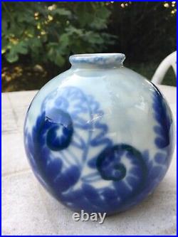 Camille Tharaud, Vase Art Déco Aux Fougères Bleu, Porcelaine De Limoges