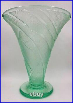 DAUM Nancy, Art Deco Geometric Decor Vase Vase Décor Géométrique Art Déco