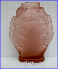 Edmond ETLING Ancien Vase Femmes nymphes Art Déco verre rose pressé moulé Edmond ETLING Ancien Vase Femmes nymphes Art Déco verre rose pressé moulé