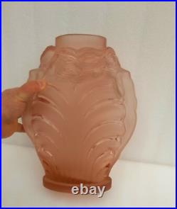 Edmond ETLING Ancien Vase Femmes nymphes Art Déco verre rose pressé moulé Edmond ETLING Ancien Vase Femmes nymphes Art Déco verre rose pressé moulé