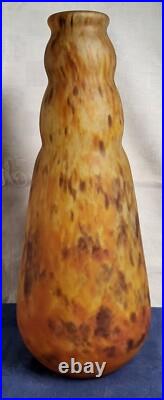 GRAND VASE BALUSTRE en VERRE MARMORÉEN tons orangés signé André DELATTE Art Déco GRAND VASE BALUSTRE en VERRE MARMORÉEN tons orangés signé André DELATTE Art Déco