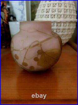 Galle VASE VERRE DEGAGE A L'ACIDE ART DÉCO Rose Beige Parfait État Hauteur 8 Cm