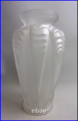 Grand Vase Art déco en verre pressé moulé Signé Espaivet