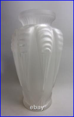 Grand Vase Art déco en verre pressé moulé Signé Espaivet