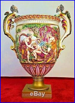 Grand Vase. Porcelaine Émaillée Capodimonte. Base De Bronze. Italie Circa 1920