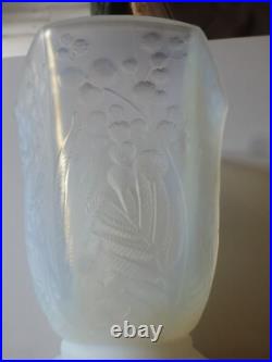 Grand Vase verre opalescent Edmond ETLING modèle Mimosa art déco