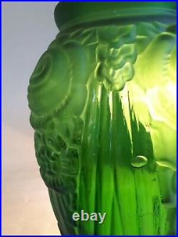 Grand vase Art Déco en verre moulé et sablé dans l'esprit de A Hunebelle