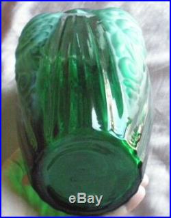 Grand vase art déco verre moulé vert à décor floral dépoli stylisé & draperies