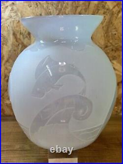 Grand vase boule, verre opalescent art déco, poisson, era Sabino, Lalique
