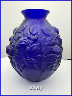 Important vase décor fleuri, Satiné, bleu nuit, P. De CAGNY, 1930, Art Déco