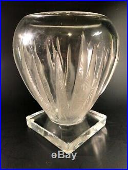 Joli Vase Art Deco En Verre Signé Verlys France
