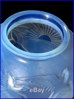 Joli vase art-deco hirondelles soleil couchant par SABINO, era lalique daum Ga