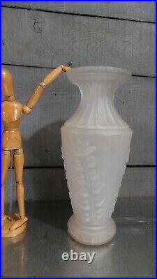 Paire de vase art déco 1930 verre moulé givré décor fougère hauteur 33 cm