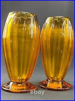 Paire de vases Art déco en verre teinté ambre signé Delatte Nancy
