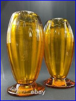 Paire de vases Art déco en verre teinté ambre signé Delatte Nancy