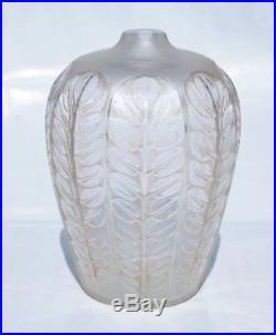 René Lalique Rare Vase TOURNAI en verre soufflé moulé patiné Art Déco 1924