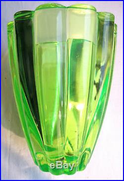 SUPERBE Vase verre ouraline épais à 12 côtes rondes, Art déco, Pierre D'Avesn