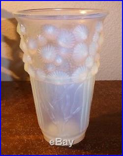 Sabino France vase en verre opalescent 1930's