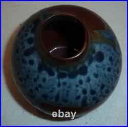 Super vase bleu japonisant d'époque art déco à fond bulleux et décor de poisson
