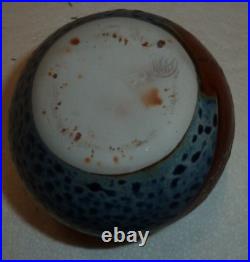 Super vase bleu japonisant d'époque art déco à fond bulleux et décor de poisson