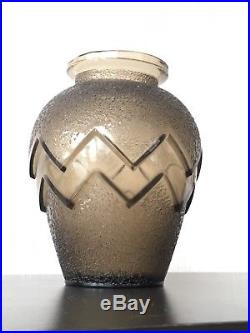 Superbe Vase Daum A Decor Geometrique Art Deco Degagé A Lacide