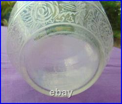 Superbe Vase En Cristal De Baccarat Grave De Roses Periode Art Deco Signe