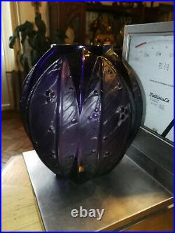 Superbe gros vase violet Verlys les lauriers d époque art déco non signé