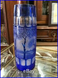 Superbe vase art déco dégagé à l'acide bleu décor arbres Saint Louis Daum