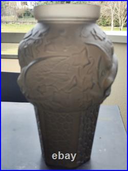 Superbe vase art déco verre fumé pressé moulé oiseau 30cm Goût Avesn