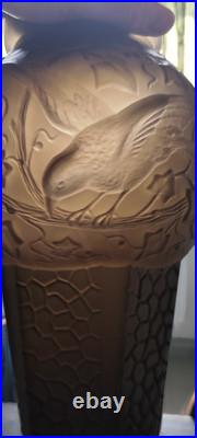 Superbe vase art déco verre fumé pressé moulé oiseau 30cm Goût Avesn