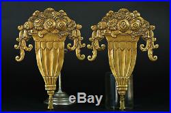 Très belle paire de Parements en bronze doré Art Déco vases fleuris et pompons