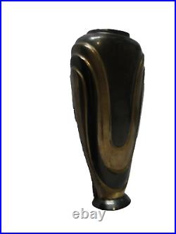 VASE ART DECO en bronze décor noir et doré patiné