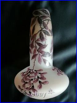 Val/Daum Vase dégagé à l'acide à décor floral Époque Art Déco