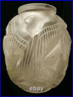 Vase ART DECO D'AVESN modèle Hirondelles blanc non signé
