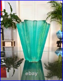 Vase Art Déco Attribué à d'Avesn Verre Etoile Vert Décoration Moderne